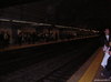 Метро в Риме, внутри темнота и банды гангстеров
