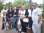 4 БКшника со своими женами :) Слева-направо: Silver_V и Эделия с дочкой, Джек Тень и Таня (ник не знаю, к сожалению), Mr_Lelik и Ледька, Джалинни и ФУРИЕЦ :)