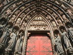 800px-Strasbourg_MC3BCnster_Eingang