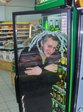 "Залез в холодильник и там грелся.."