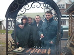 Акма говорит, что запарил автор уже фотографировать и пора уже есть мясо