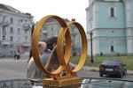Возле ЗАГСа