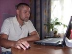 в бою