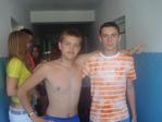 Я справа