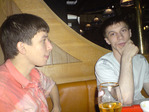 Я справа