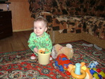 Ей бы все играться