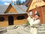 Местный рэкет))