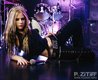 1210838255_avril_lavigne_17