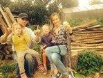 Подруга в гости приехала с девочками.