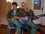 я слева