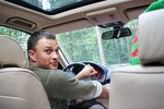 Дали в лесу порулить)