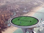 Теннисный корт на крыше отеля в Дубае
