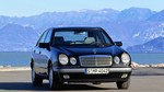 Mercedes-Benz-E-Class-W210-1995-007-900x1600